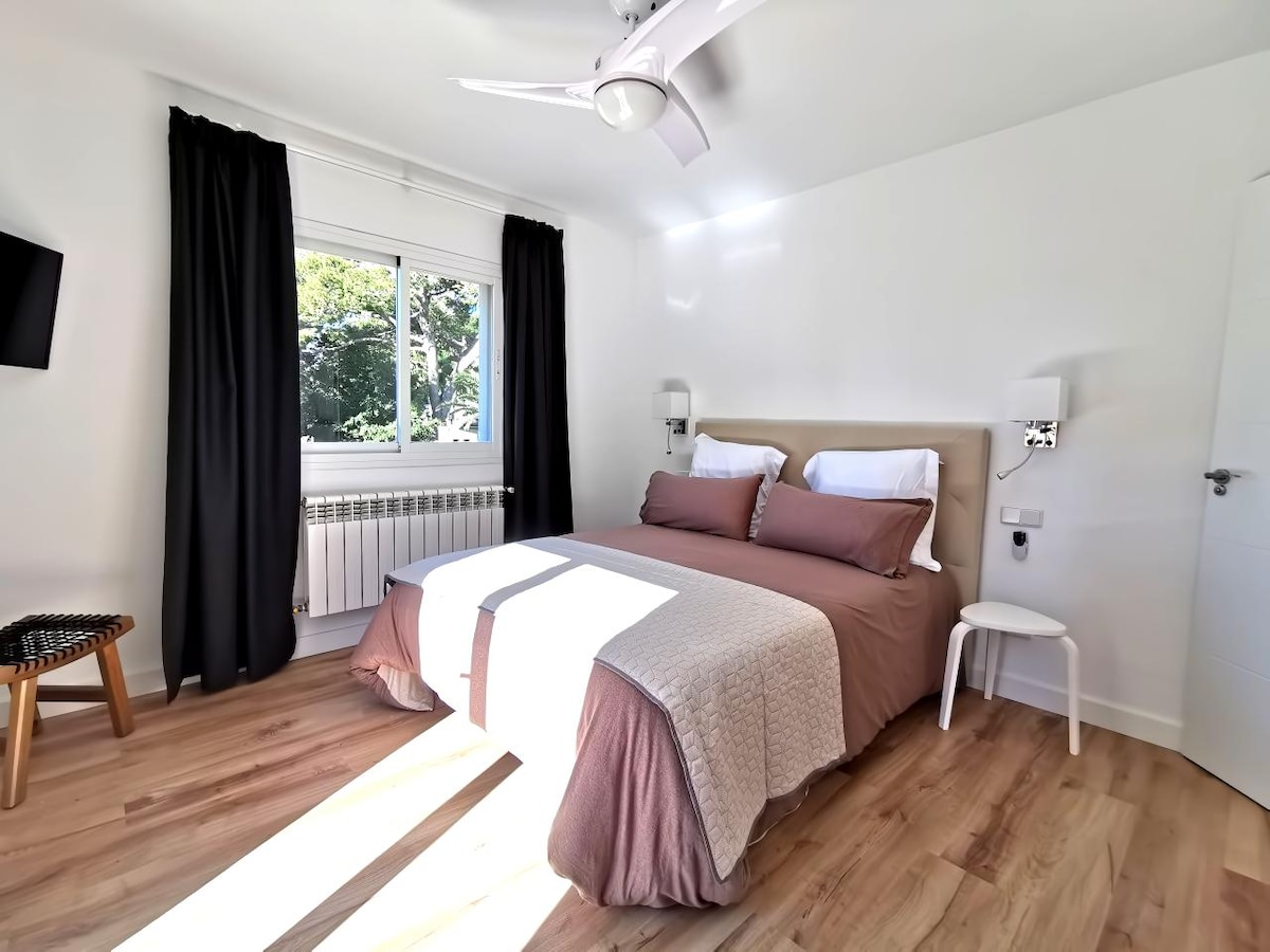 Successful Airbnb property: Stunning Villa in Playa de Palma area with pool in Palma