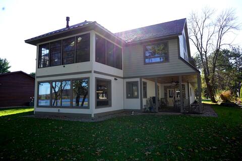Riverscape Retreat