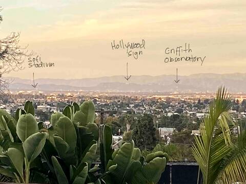LA Treehouse with a Million Dollar City View by PV