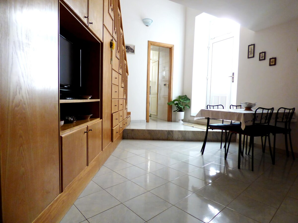 Popular Airbnb listing: La Casetta del Porto - Capri in Capri