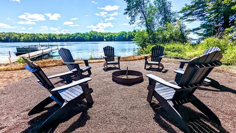 Pet-Friendly Family Retreat: 3BR on Swimmable Lake