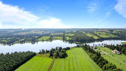Charming,
Historic Home
with unforgettable views