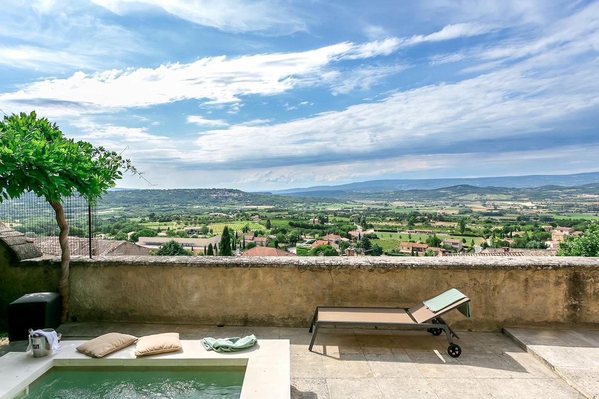 Airbnb performant: Bonnieux home, spectacular view, dipping pool à Bonnieux