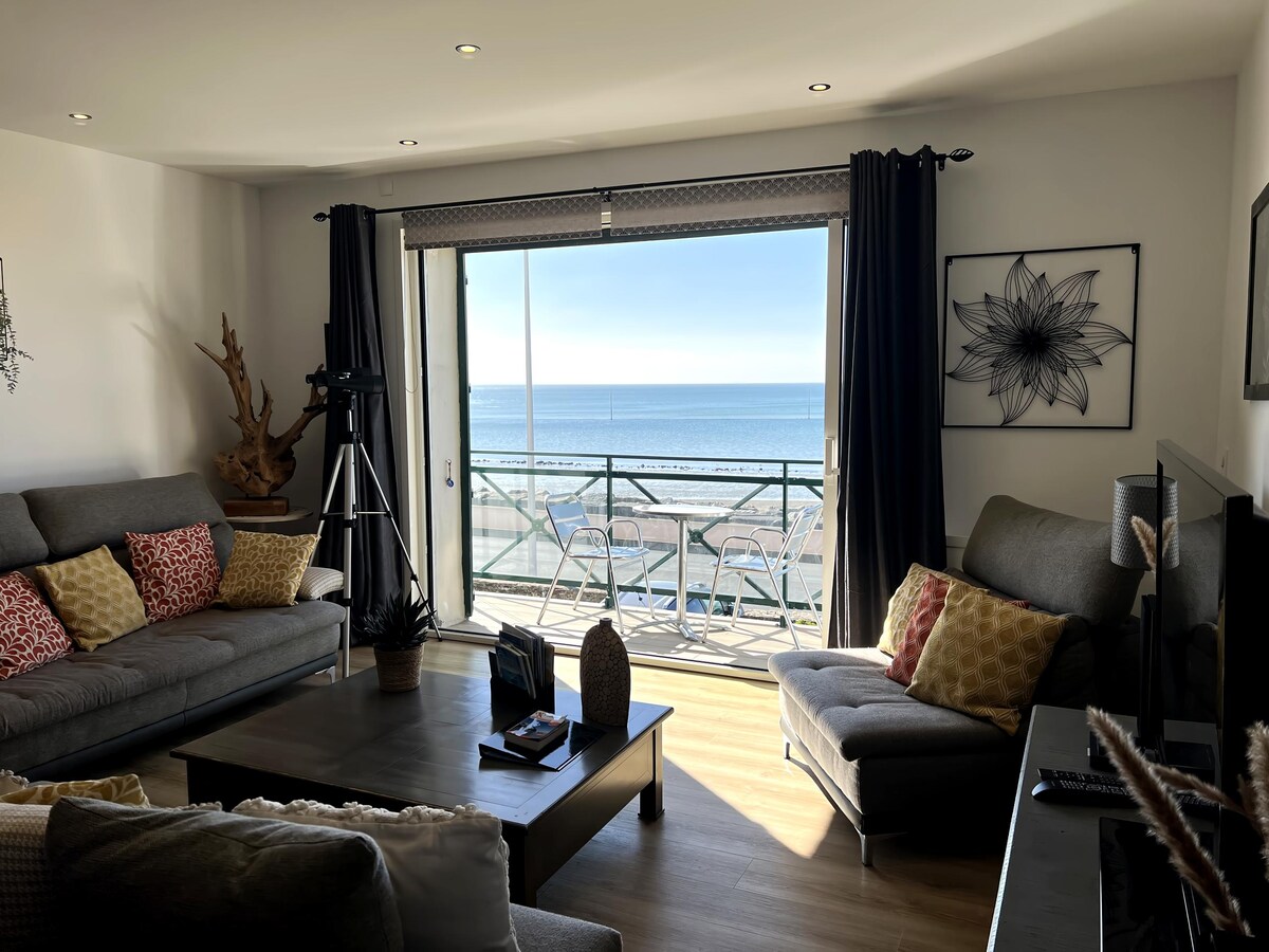 Top Airbnb: Le Clos Marin apartment with SUPERB sea view in Granville