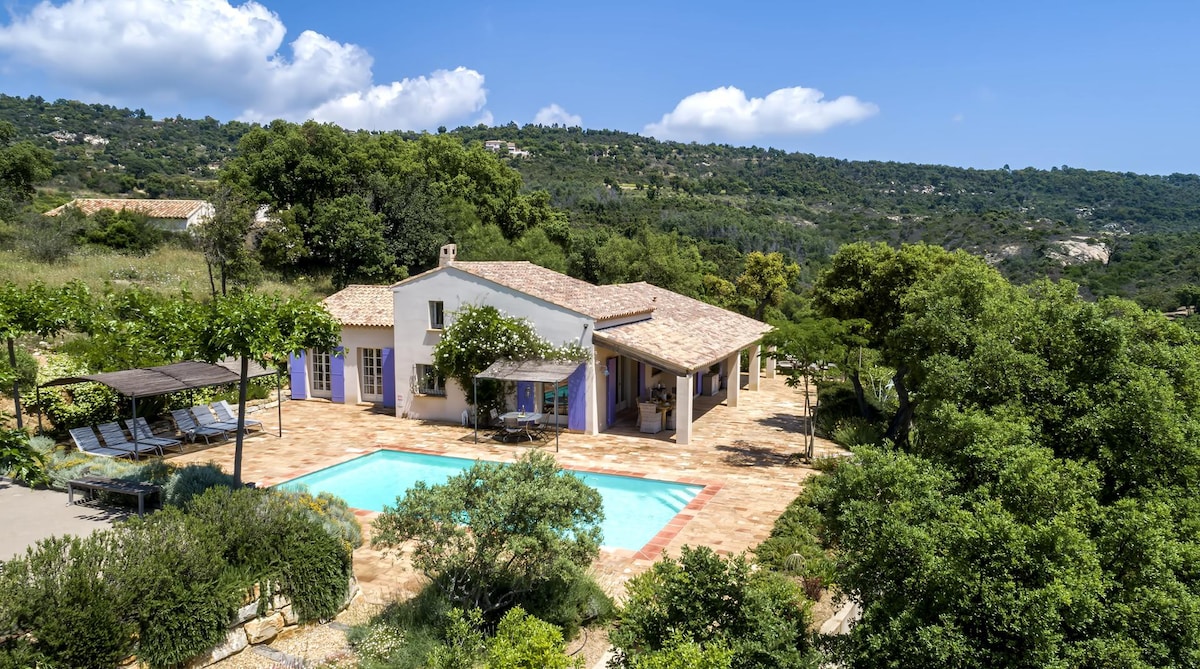 Sleeps 8, heated pool, air-con, in Plan de la Tour