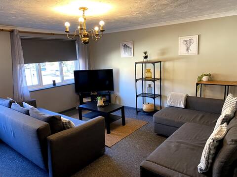 Nailsea 3 bed  Town centre apartment