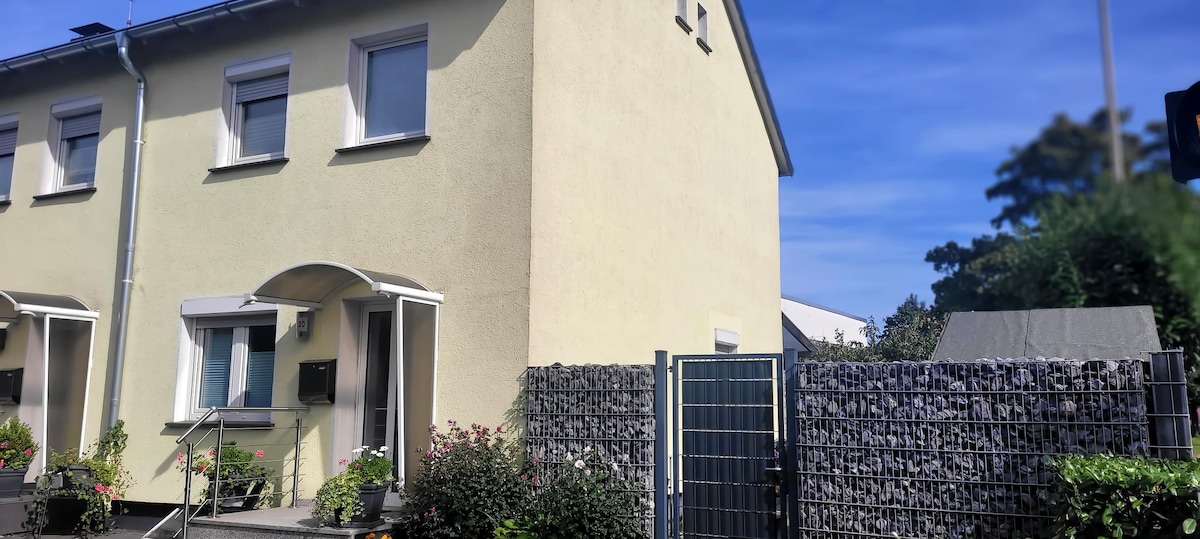 Top Airbnb: Small townhouse in the heart of Bielefeld en Bielefeld