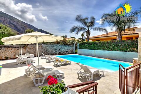 Maiolica - Pool Apartment by the Sea