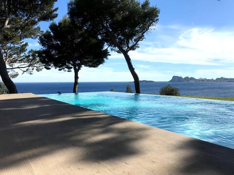 Contemporary villa - Sea view - pool