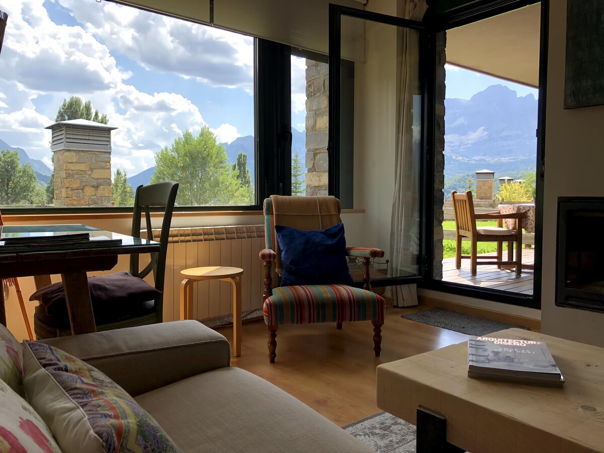 Successful Airbnb property: Apartment in Panticosa in Panticosa