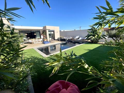 Peaceful retreat with a pool and stunning views