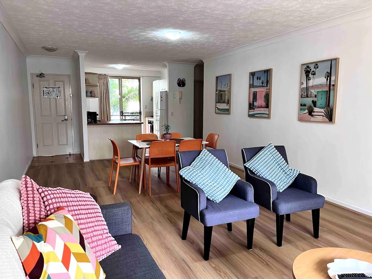 Top performing Airbnb: Spacious Apt, Turtle Beach Resort w/ King Size Bed in Mermaid Beach