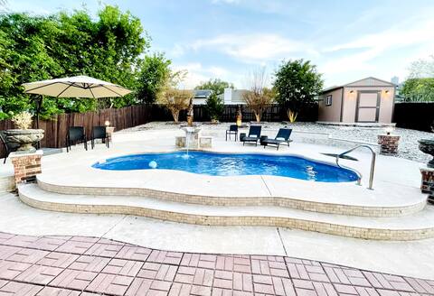 Hot Tub Oasis  Outdoor Lounge + Pool + Billiards