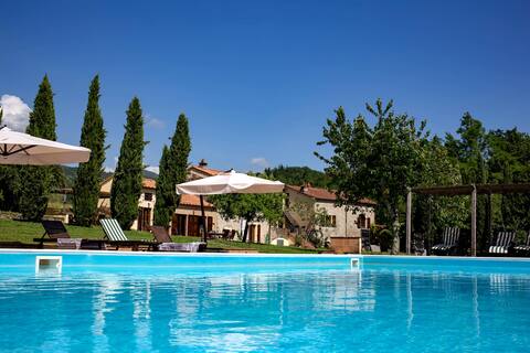 La Lupa 12 pax country home w/ private pool