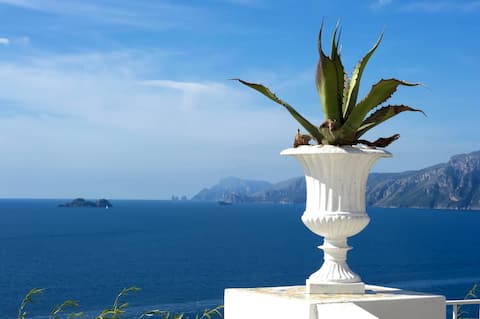 Villa Zezelio - seaview towards Positano and Capri