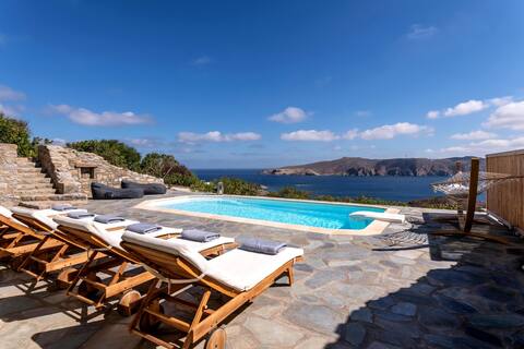 SUMMER MOOD VILLAS - 12 Bedrooms (24+4 people)