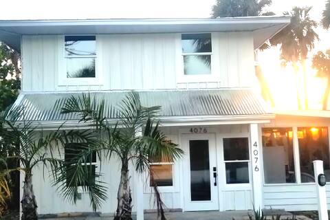 Ocean view, Totally remodeled, Beach Home!