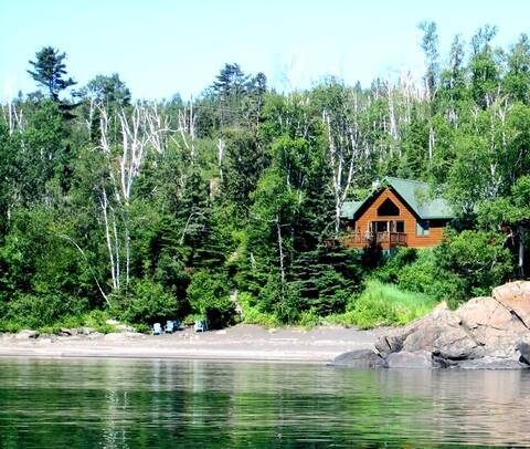 Northwoods Luxury on Private Black Sand Beach