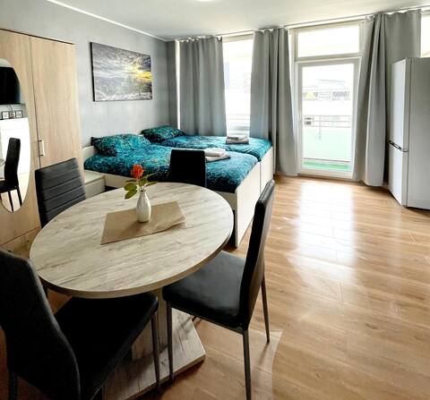 Leistungsstarkes Airbnb: Ferien Apartment in Neuss. in Hammfeld