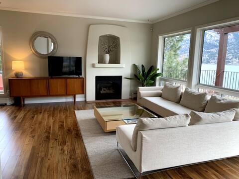 Spanish Mid Century Villa on Skaha+ Sauna