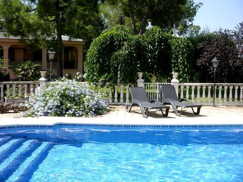 Huge terrace & gardens,  pool + live-in caretaker