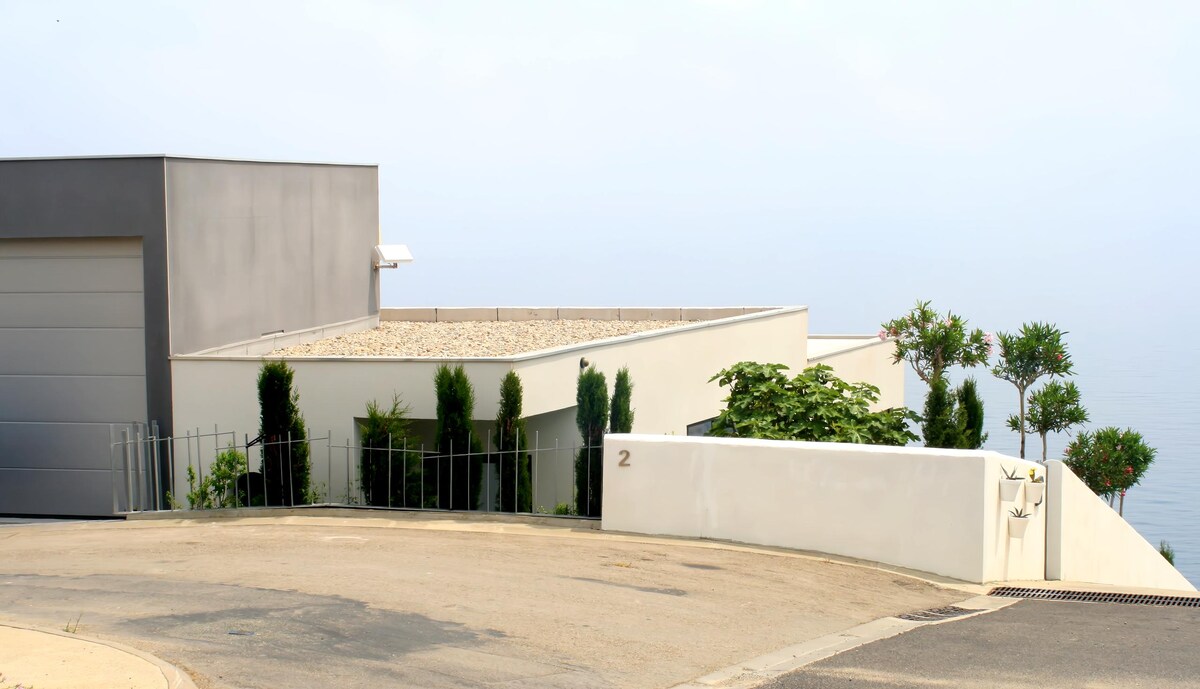 Top Airbnb: Sea view apartment in Cerbère