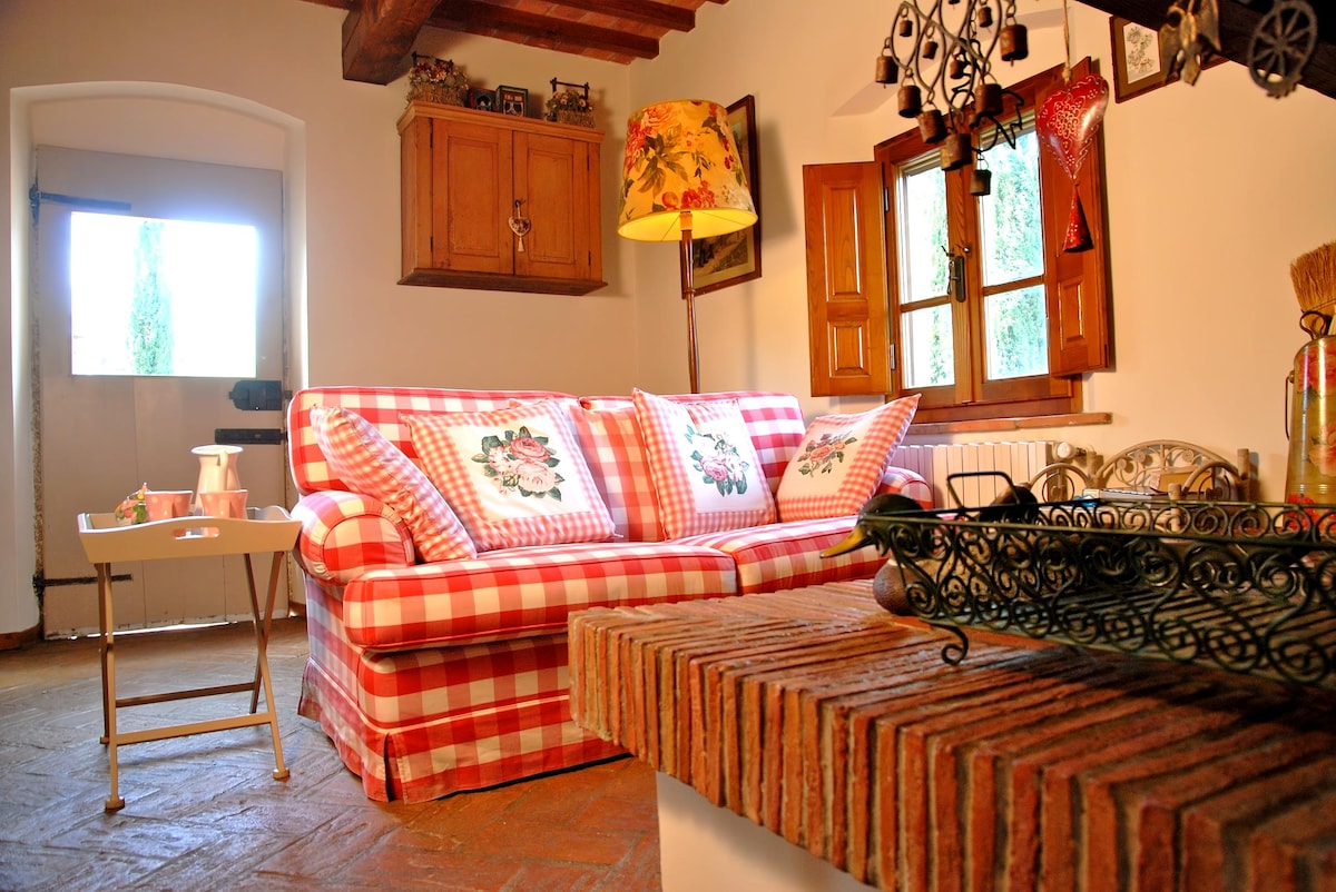 Top Airbnb: Podere Le Murella "Sunset" in Pisa