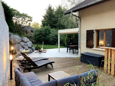 Peaceful house with pool, sauna, spa 4