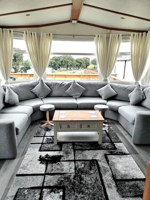 *Stylish* Static Holiday Home