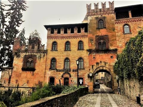 Historical house in the heart of medieval village