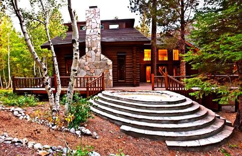 Yosemite Gateway Chalet | Outdoor Hot Tub