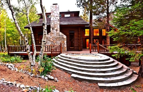 Yosemite Gateway Chalet | Outdoor Hot Tub