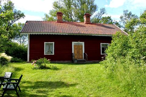 19th century turf in oak countryside near lake and golf