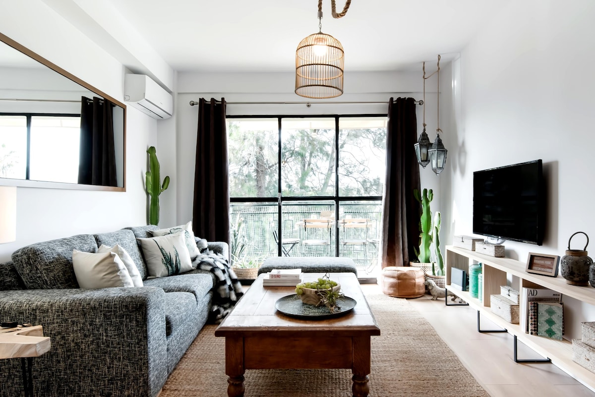 Beliebte Airbnb-Anzeige: The Boho-Chic Oasis, Centric Apartment & Carpark in El Ejido