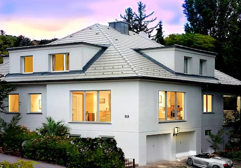 Giant Exclusive Apartment in Top Area Near Centre