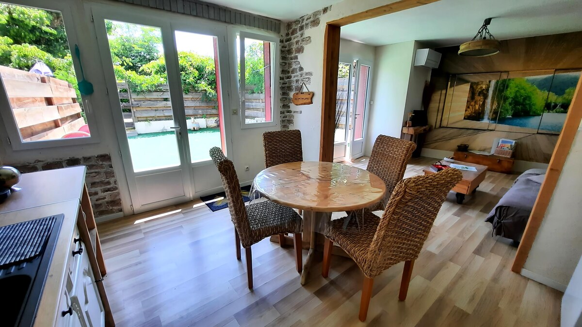 Successful Airbnb property: PLUME 3-star gîte Preferential curist rate in Cazaubon