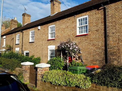 Cozy Cottage Madeley for Ironbridge and Telford