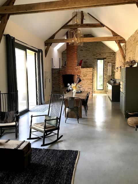 "Les Annexe du Piolet" Renovated bread oven in Corrèze
