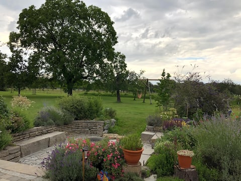 Charming "penthouse" apartment