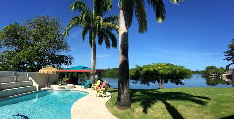 Lake Villa House in Toa Baja