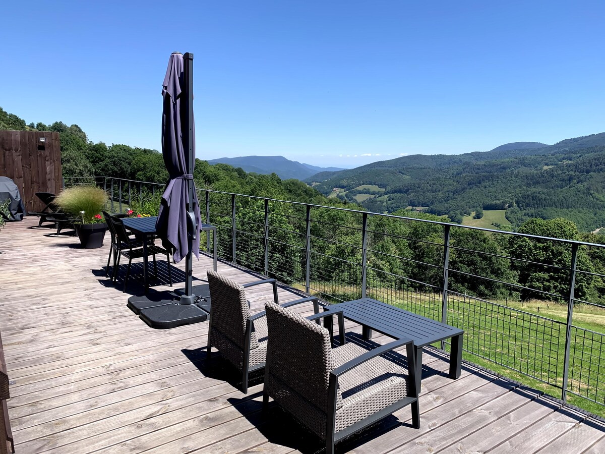 Proprietà Airbnb di successo: Panoramic view overlooking Nature, Contain'Air a Sainte Marie Aux Mines