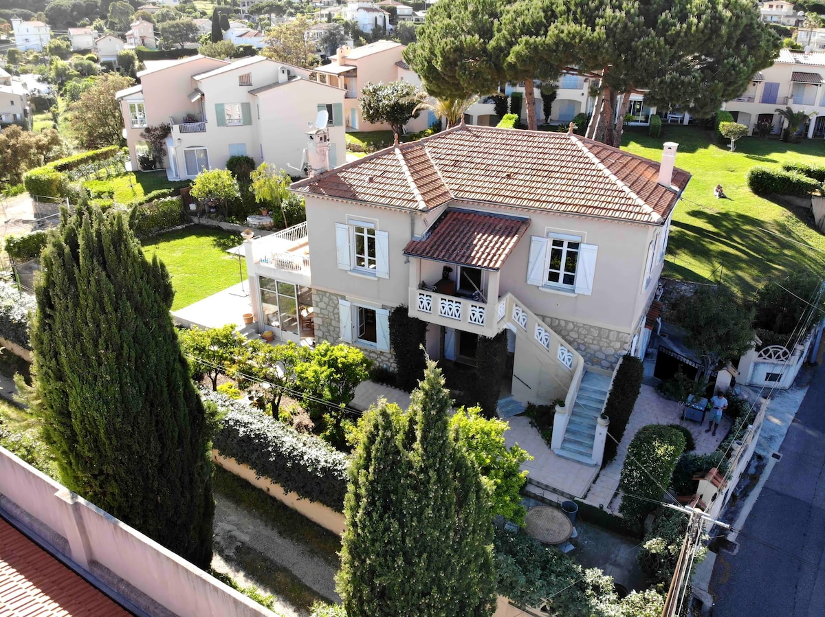 Popular Airbnb listing: Bel Air in Vallauris