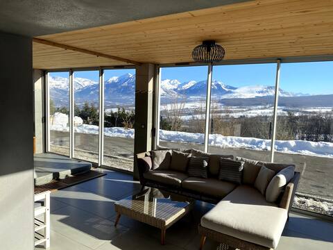 Apartment with SPA and garden "Les Grands Pres"