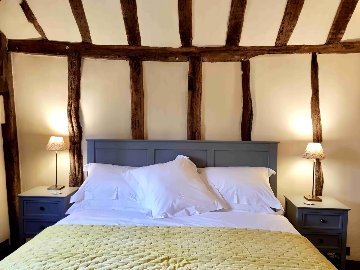 Popular Airbnb listing: The Old Meeting House: historic 2-bed cottage in Suffolk