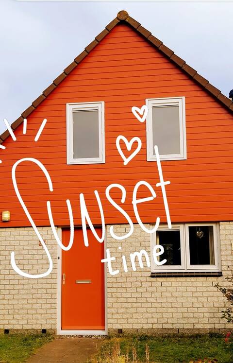 House "Sunset"; at the beach with garden, Zeeland