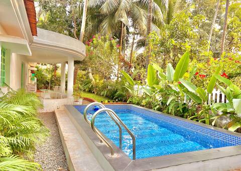 5 Bedrooms Private Pool Villa Near Anjuna Beach