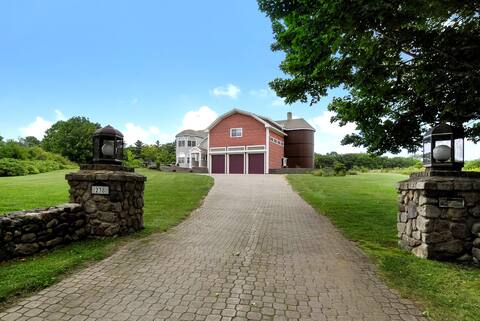 Beach Home w/ Exclusive privacy in  Southern Maine
