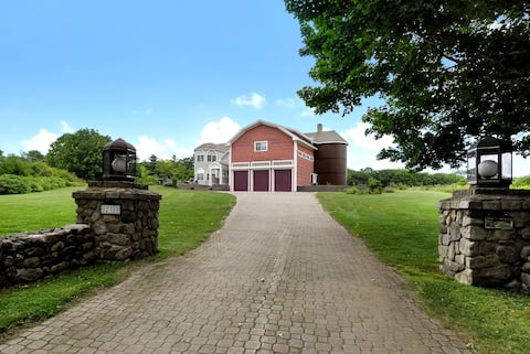 Beach Home w/ Exclusive privacy in Southern Maine