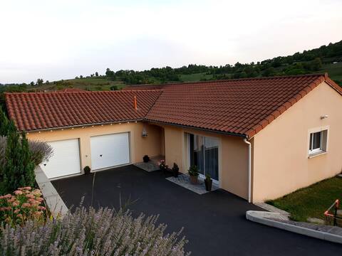 Villa at the bottom of the fortress of Polignac