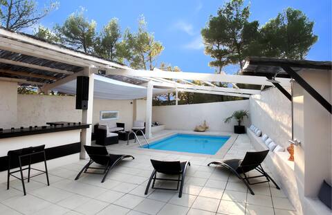 Villa in a Golf with Chalet in the trees